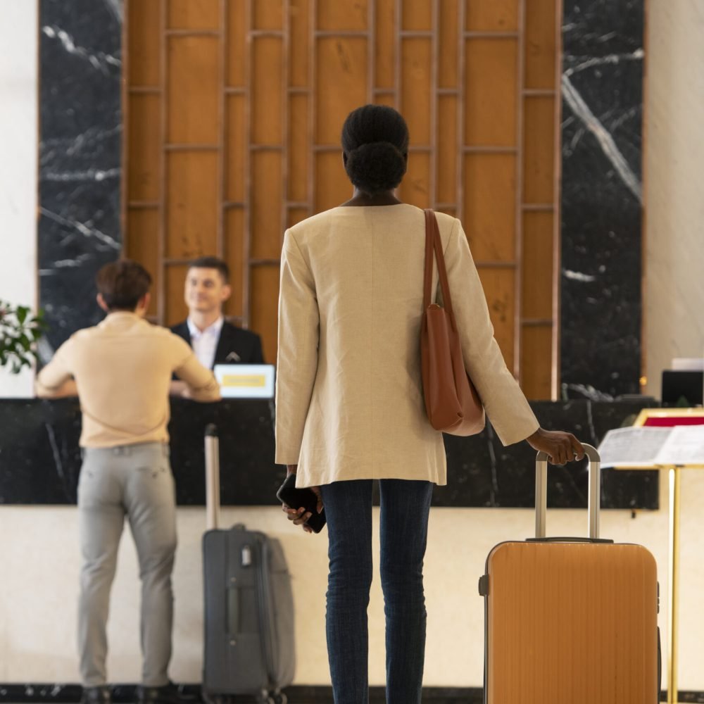 hotel-receptionist-work